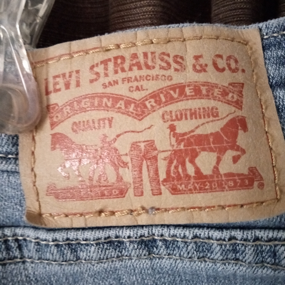 Levi's - Picture 5 of 5